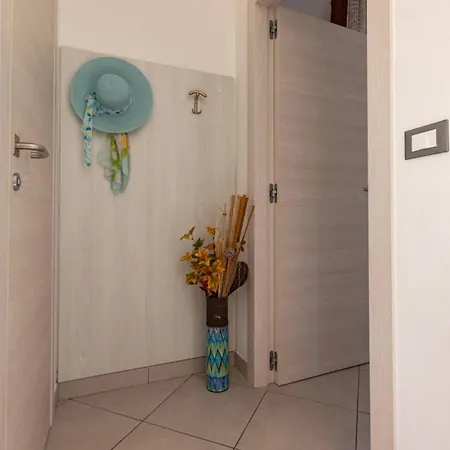 Cozy Floor With Shared Garden דירה *
