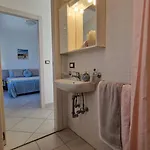 Apartment Cozy Floor With Shared Garden *