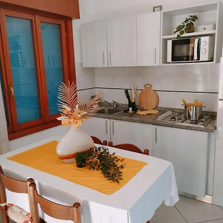 Cozy Floor With Shared Garden *