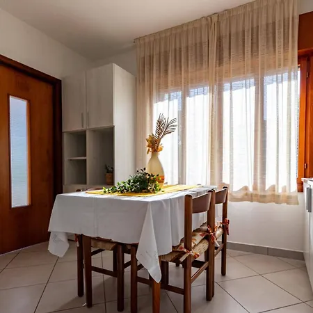 Daire Cozy Floor With Shared Garden Bibione