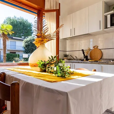 Cozy Floor With Shared Garden Apartmán Bibione