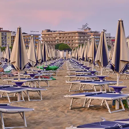 Cozy Floor With Shared Garden Bibione
