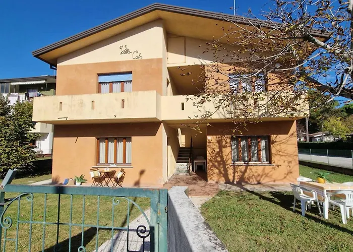 Cozy Floor With Shared Garden Daire Bibione