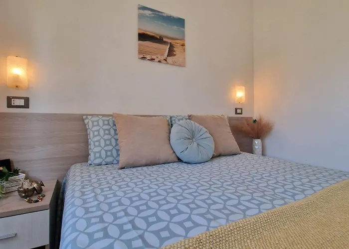 Cozy Floor With Shared Garden